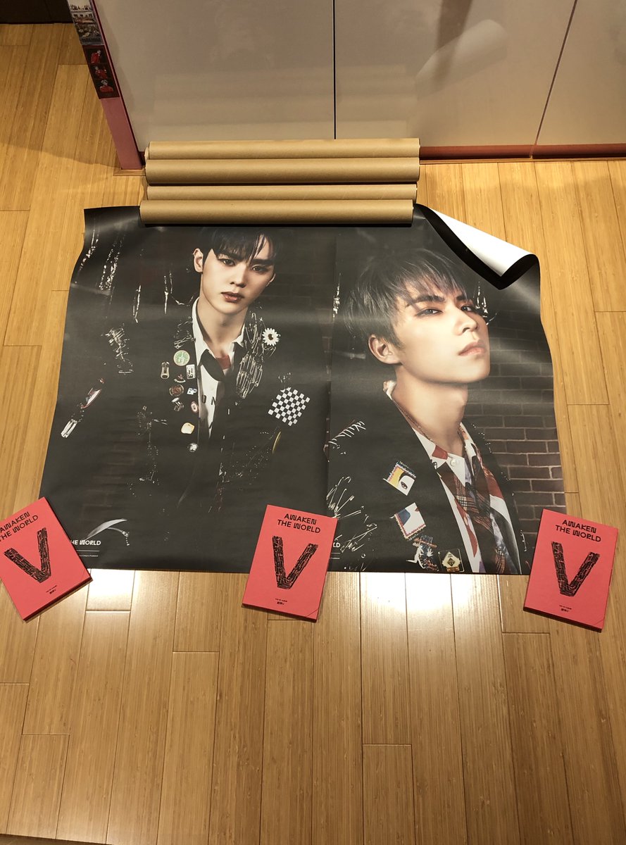 - 1 Xiaojun/ Kun special poster (RM10 exc postage)*Used my posters as demonstration*