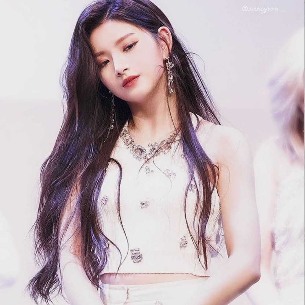 YIREN IS NOT JUST A VISUAL CENTER a thread;