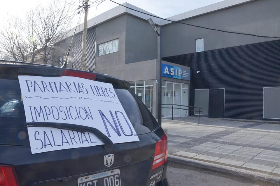 ate_caleta's tweet photo. ATE: JUNTA INTERNA DE ASIP RECHAZA EL 14 % Y RECLAMA PARITARIAS LIBRES
https://t.co/RDomZF8JpY https://t.co/IDdxe2fUF6