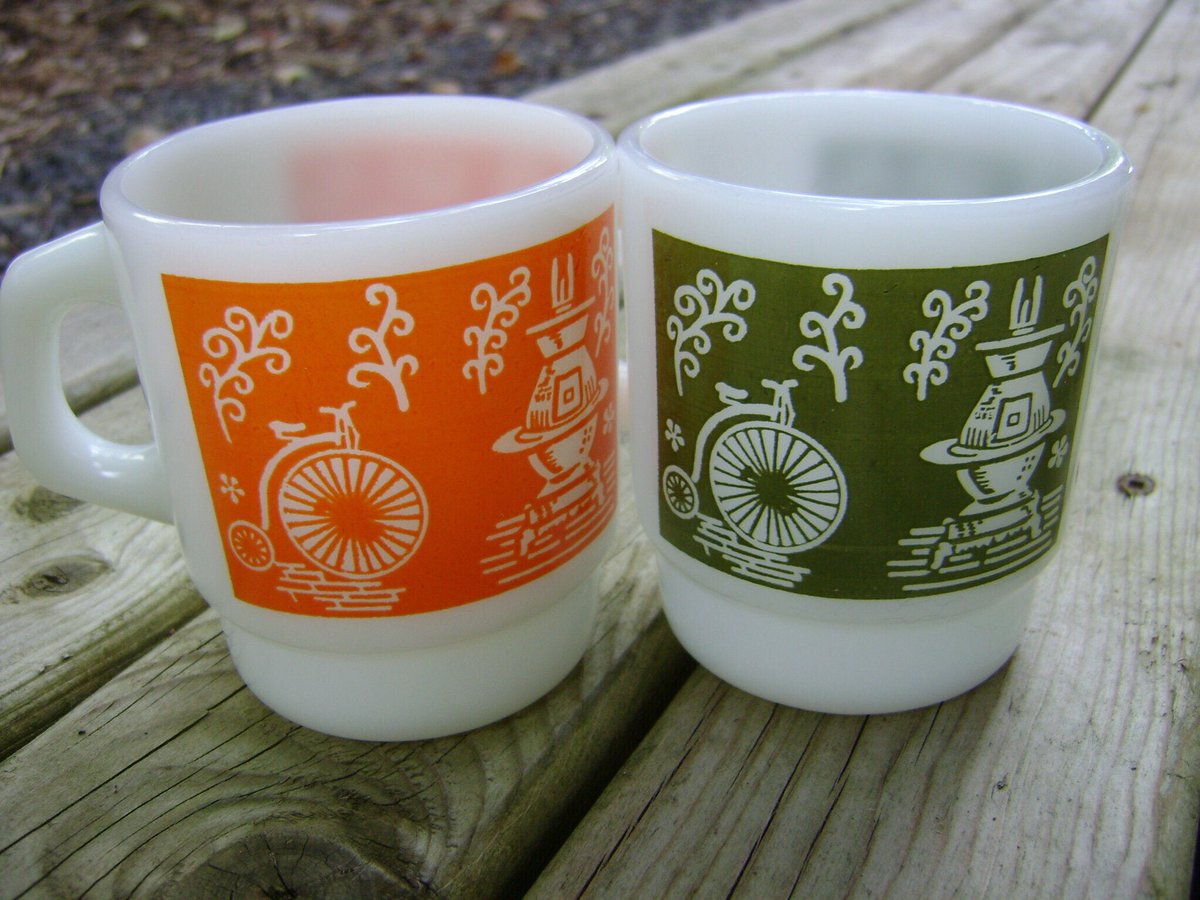 GothicGlass's tweet photo. Excited to share the latest addition to my #etsy shop: #Vintage #StackingMugs #AnchorHocking #MilkGlass #Green #Orange #Kitchen #PennyFarthing #AvocadoGreen #Farmhouse https://t.co/dWDUJYcFwx https://t.co/NOca8OZW8G