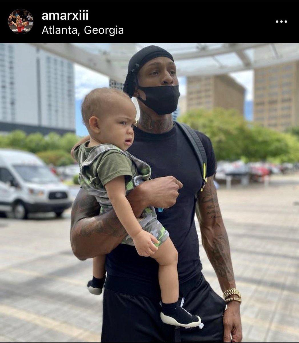 HOLD UP !  https://twitter.com/jeffreest...