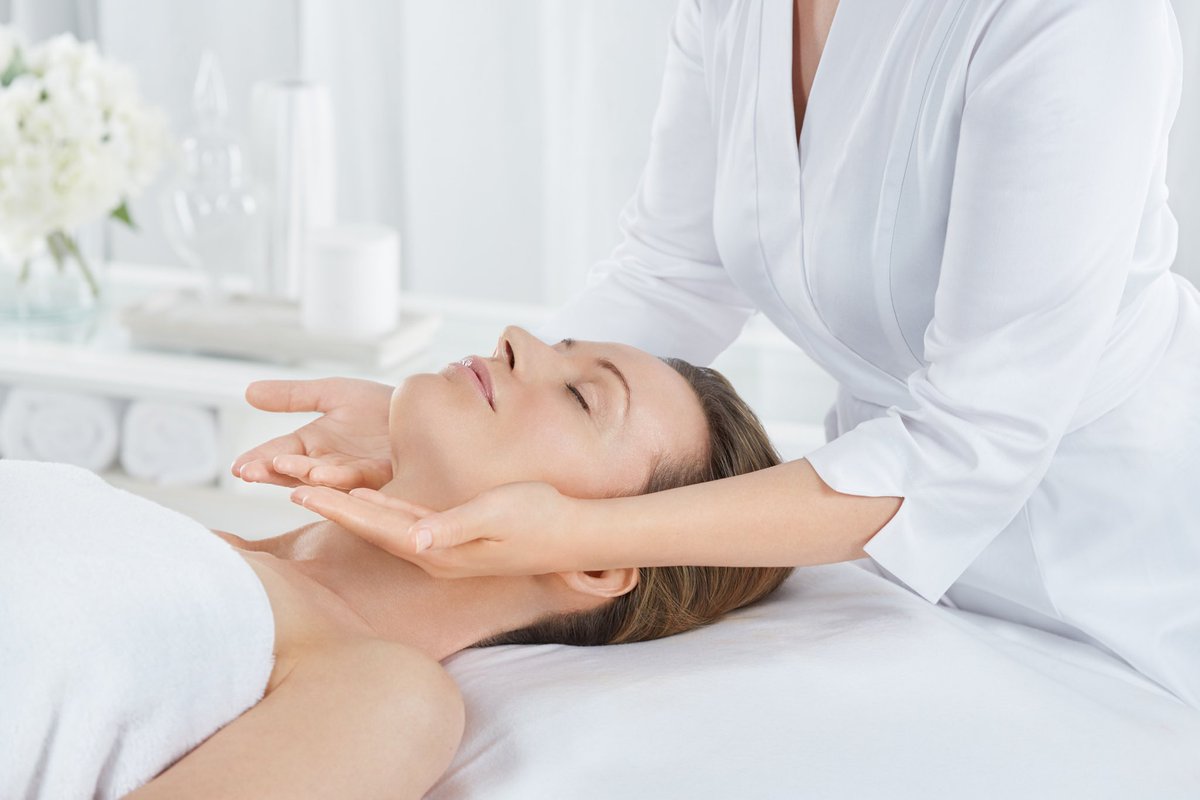 Swinton Country Club &amp; Spa have curated a luxurious #𝐖𝐞𝐥𝐥𝐧𝐞𝐬𝐬𝐒𝐩𝐚𝐃𝐚𝐲 using #Bamford's naturally beautiful products to revitalise and restore the natural rhythms of the body.