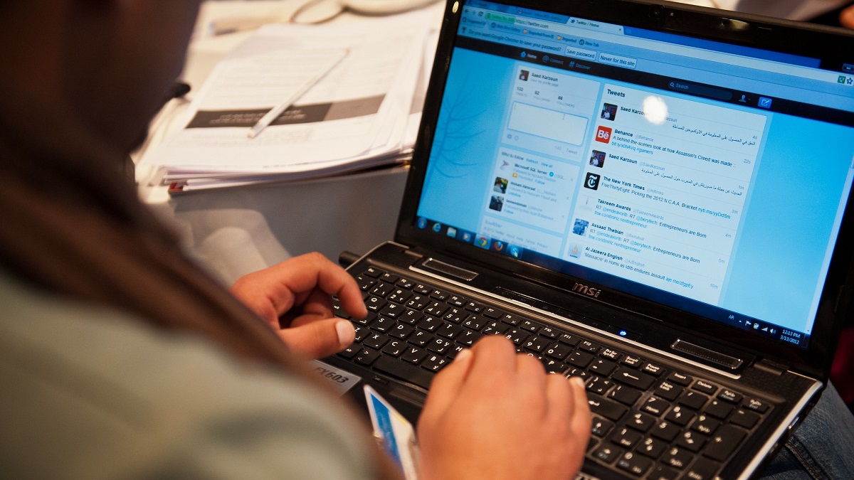 WBG_Digital's tweet photo. The #COVID19 lockdowns have led millions of people to embrace #telecommuting and #ecommerce.

This shift from physical to virtual connectivity could durably transform our mobility patterns—and reshape the global transport market: https://t.co/3Ce4NUtZtK https://t.co/5RwxxND0FB