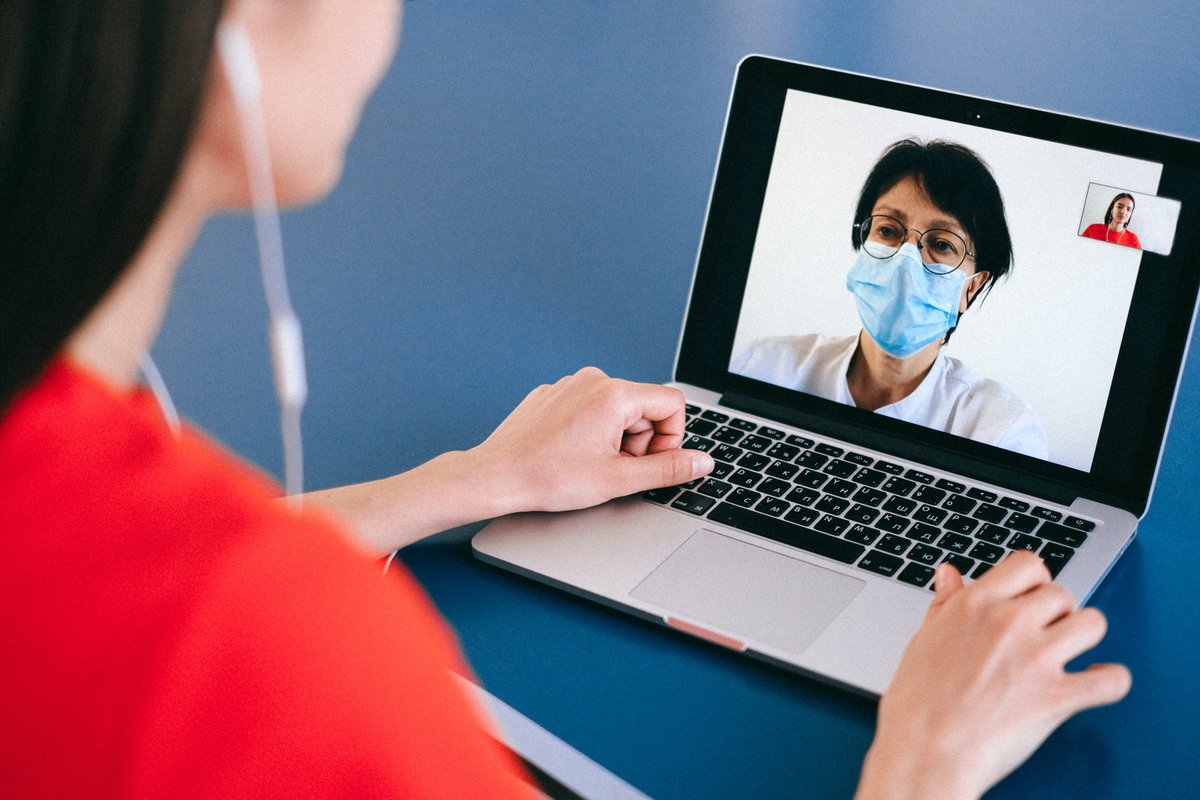 visioclic's tweet photo. A tous les personnels de santé: visioclic vous aides avec vos consultations à distance. 
Notre service est gratuit, simple et sans collecte de données. 
#telemedecine  #teleconsultation #consultationadistance #Medecine #COVID19 https://t.co/8jIqcweCju