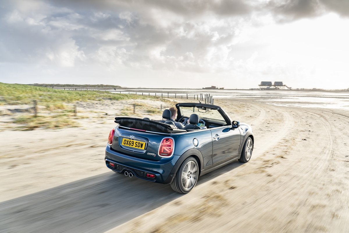 therealautoblog's tweet image. Mini Convertible will reportedly close its top for the final time in 2024: bit.ly/2EvJ1nj