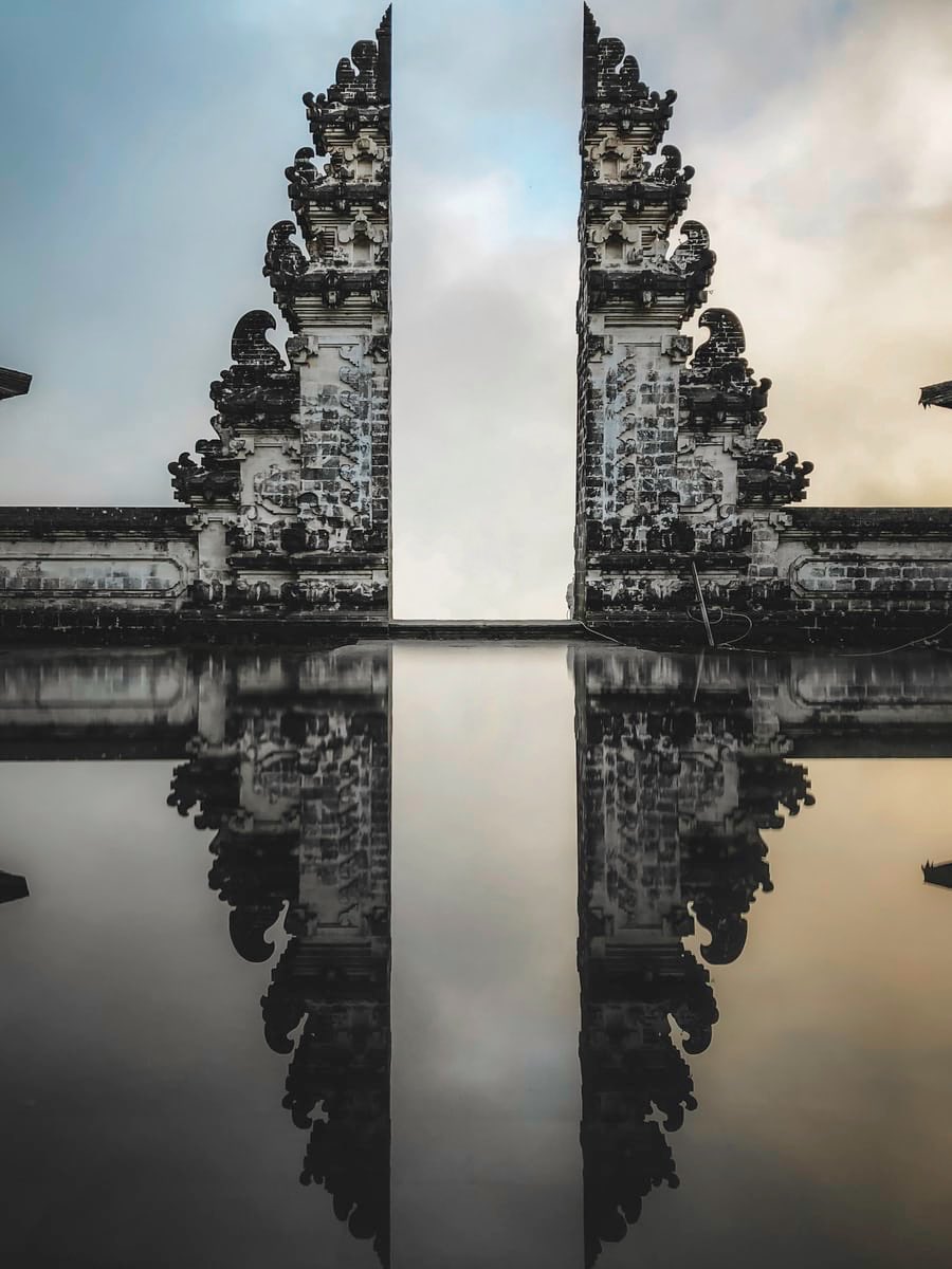 lifeinbwx's tweet image. Konsepnya adalah nimpa satu foto dg foto yg lainnya. Jadi pas difoto yang bagus kalian timpa pake bagian dari foto yg lain yg ga ada objek yg tidak diinginkan.

Contoh foto dibawah kalian crop bagian yg ga ada orangnya terus kalian timpa difoto yang lain sehingga orangnya hilang