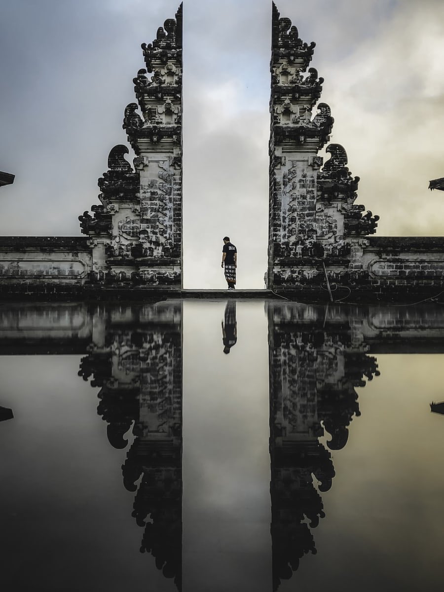 lifeinbwx's tweet image. Konsepnya adalah nimpa satu foto dg foto yg lainnya. Jadi pas difoto yang bagus kalian timpa pake bagian dari foto yg lain yg ga ada objek yg tidak diinginkan.

Contoh foto dibawah kalian crop bagian yg ga ada orangnya terus kalian timpa difoto yang lain sehingga orangnya hilang