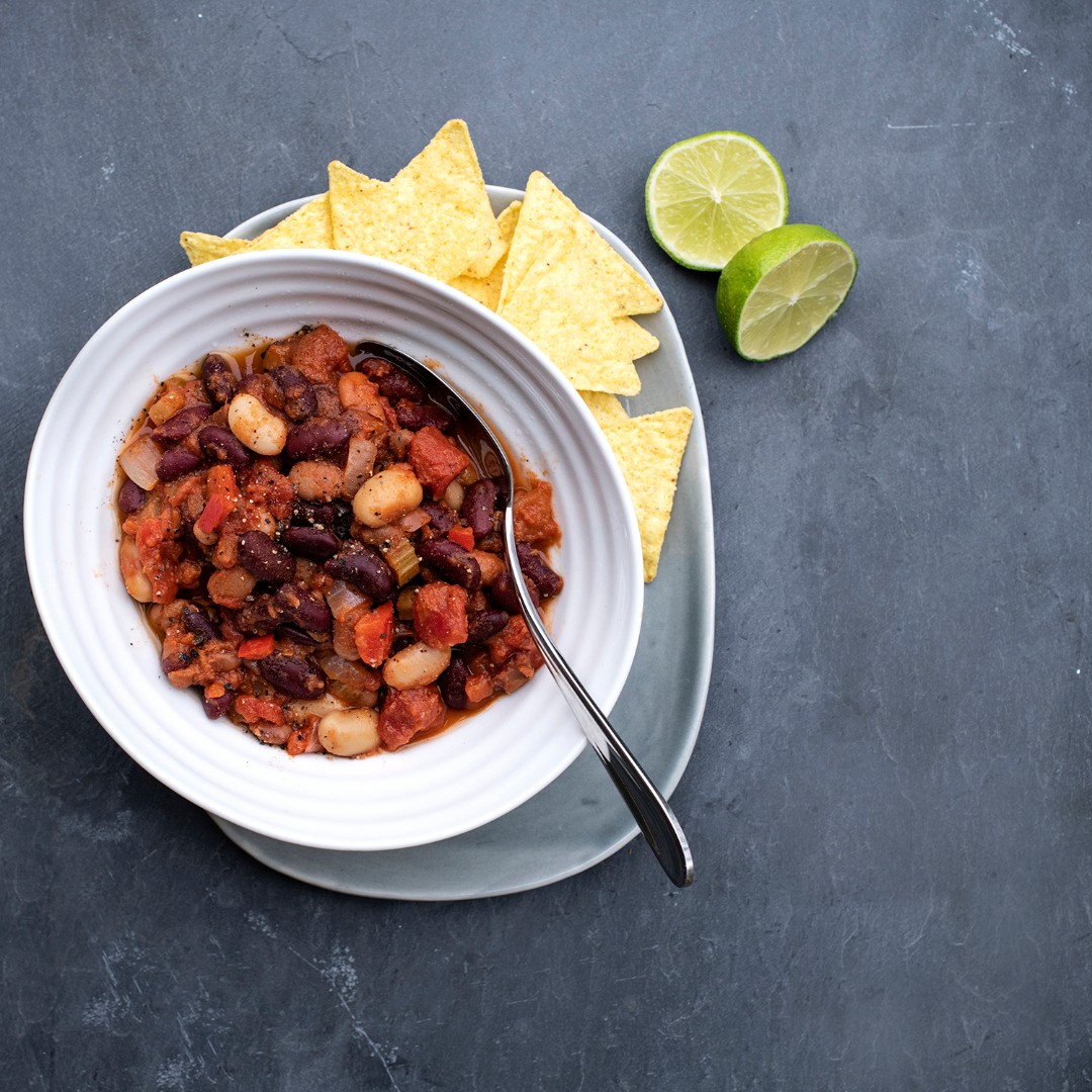 CowdrayFarmShop's tweet photo. Looking for some #meatfreemonday inspiration? This delicious, #vegan Three Bean Chilli is available from the #CowdrayKitchen range. https://t.co/4jmVQm0a0r @CowdrayEstate #cowdrayfarmshop #delicious #sussexfoodie https://t.co/SYQdiEE53U