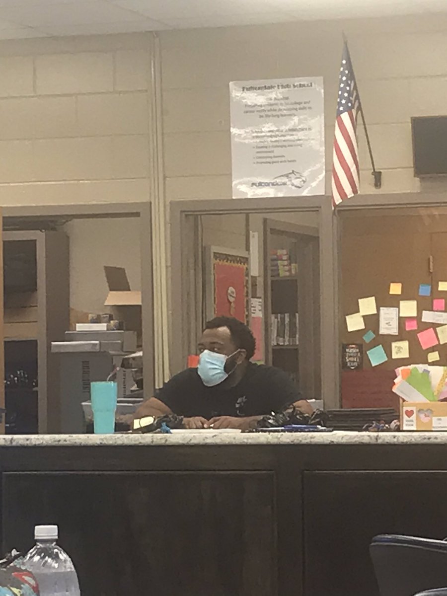JCCLC2's tweet photo. We are enjoyiing our blended and extended @FultondaleS family! During this time we are flexible and will do whatever it takes to serve the students of @JEFCOED.  We believe without any reservation we are #jefcoedstrongertogether! @srobinson227 @JCCLCPrincipal @MrsPSDavis https://t.co/YvwNQ2AUaL