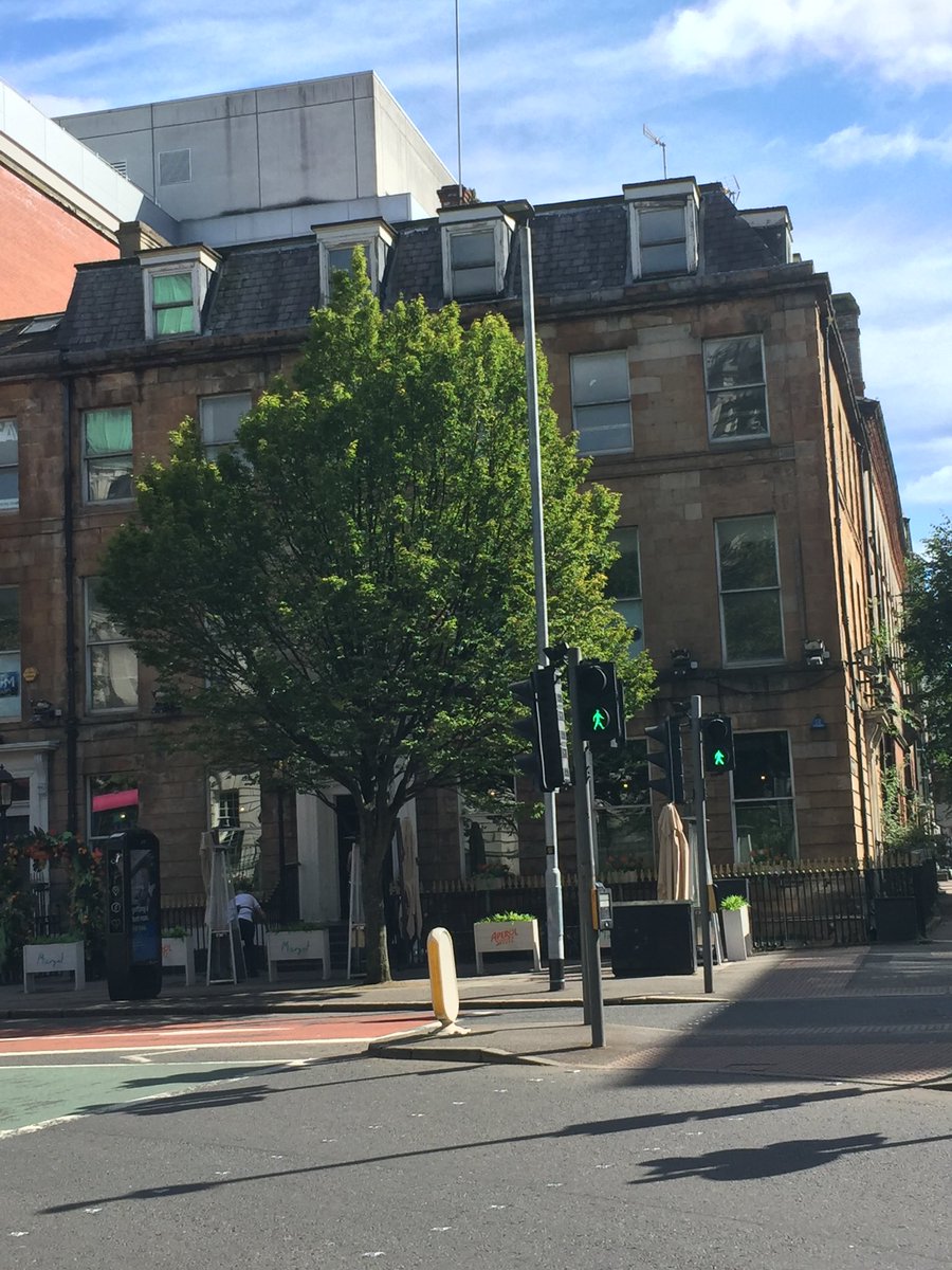 3.  #Belfast Donegall Square East. Beside the Ulster Bank is the survivor of the type of dwelling that used to dominate the Square ,built in 1830.Built for Shipowner John Workman.
