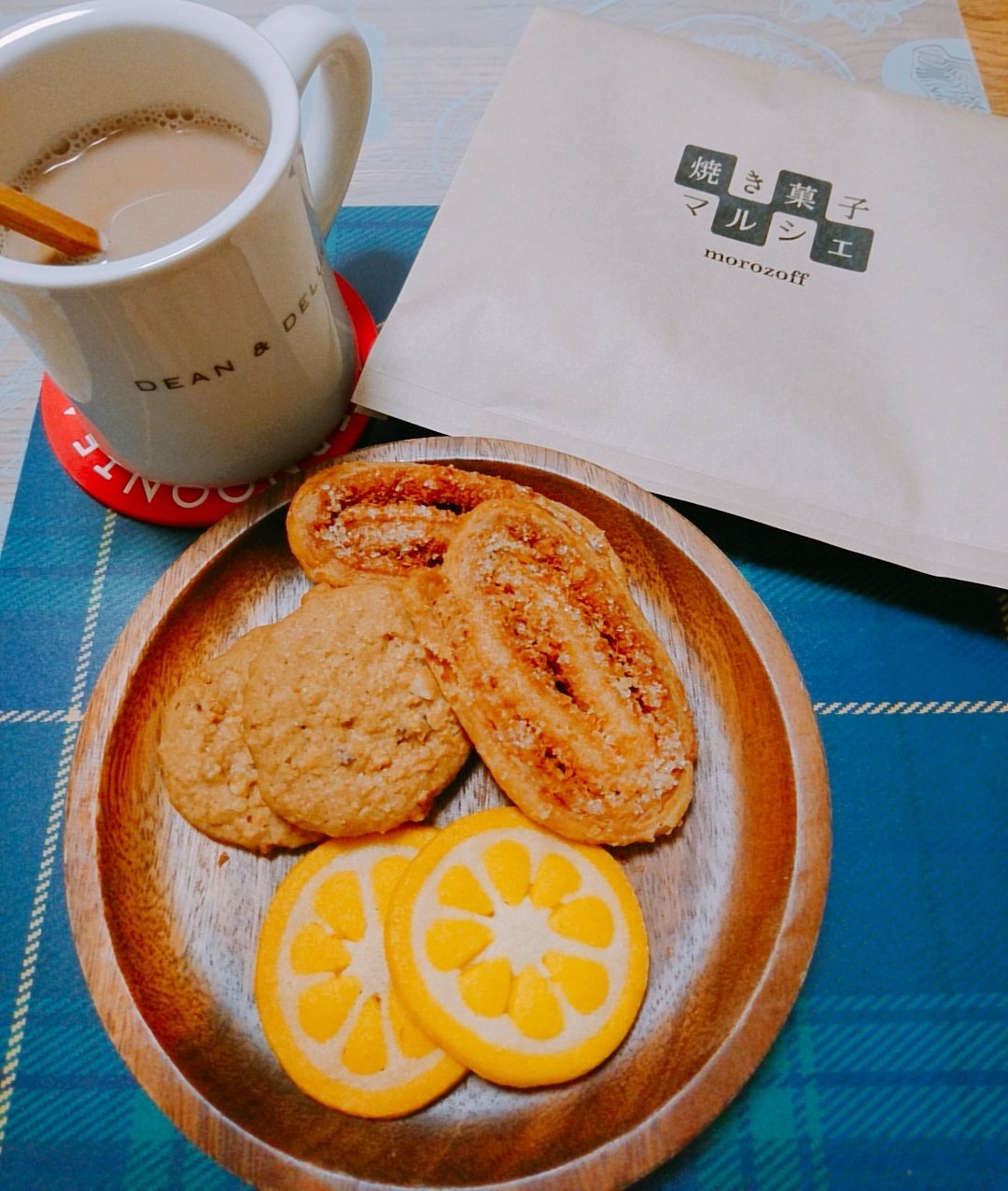 かおりん 今日の夜おやつ デパ地下で買ってきた モロゾフの量り売りクッキー からし蓮根じゃないよレモンクッキーだよ T Co Twmrimbz79 Twitter