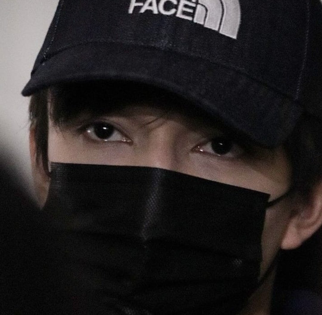 Lia_Dear_'s tweet photo. @dimash_official I want to see you around here. 😭❤
#DimashTwitterMissU #Dimash #Dears
.
.
#VerifyDimash
@premiumbusiness @dimash_official https://t.co/lIDmpKFCKu