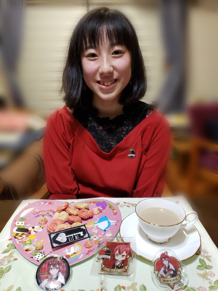 岩澤菜々夏 בטוויטר 今日はツイステのリドルくんの誕生日ということでバラのメレンゲクッキーを作りました 赤と白で塗りかけのバラをイメージしました ディズニーランドのクイーンオブハートのバンケットホールのお皿でミルクティーと リドルローズハート 岩澤菜々夏 בטוויטר 今日はツイステのリドルくんの誕生日ということでバラのメレンゲクッキーを作りました 赤と白で塗りかけのバラをイメージしました ディズニーランドのクイーンオブハートのバンケットホールのお皿でミルクティーと リドルローズハート