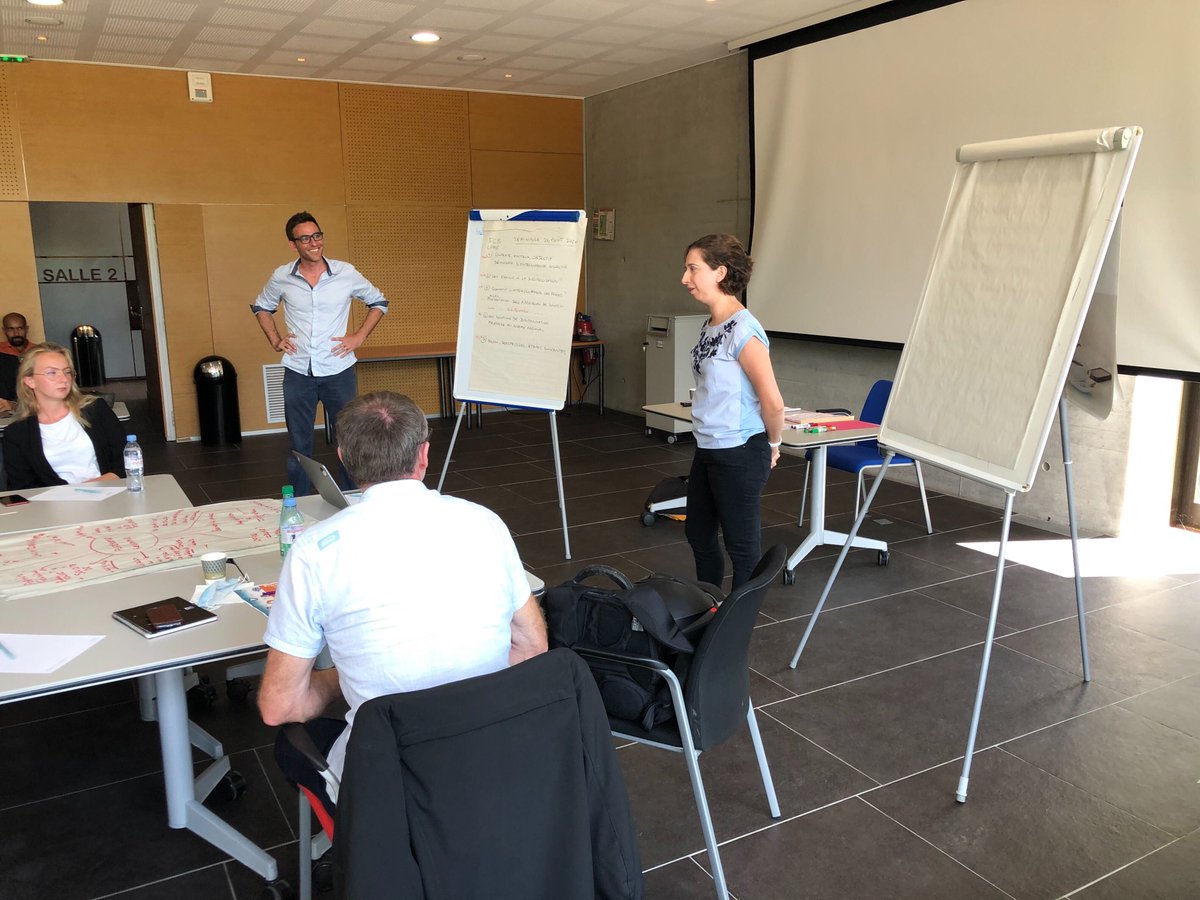 proxity_edf's tweet photo. @CommercantPlus est présent lors de la commission Régionale de la #digitalisation des #commerçants👥organisée par CPME Sud PACA☀️

Des échanges enrichissants autour des solutions de digitalisation tel que le #passcommerces✅

#Merci 🙏pour leur invitation ! @cpme13 @CGPME84 https://t.co/vhnM0p8MpN