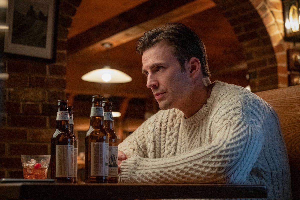 ransom drysdale (knives out)becomes annoyed because how dare you have the audacity to hand him your vodka coke that could easily stain his beautiful cream sweater