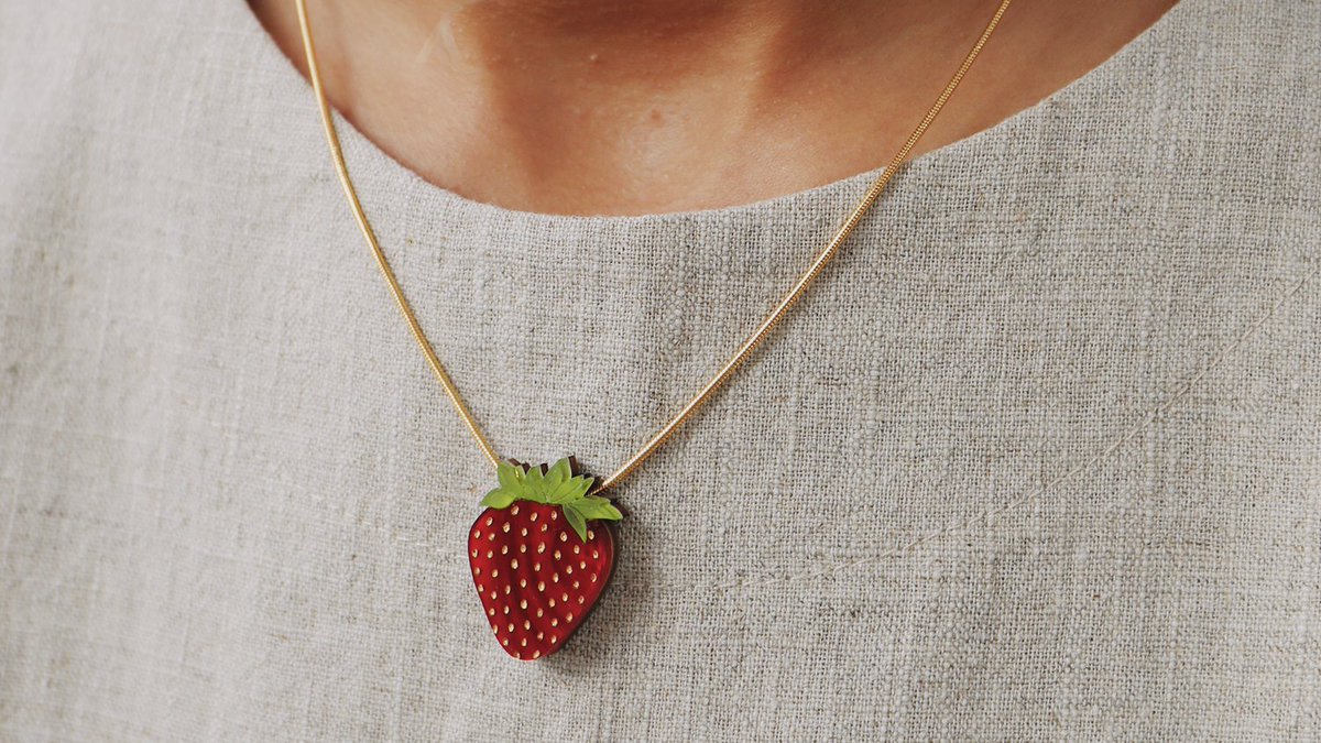 We restocked our Strawberry pieces over the weekend, and there's still some necklaces left! 🍓🍓🍓
Shop it here - wolfandmoon.com/collections/ne…