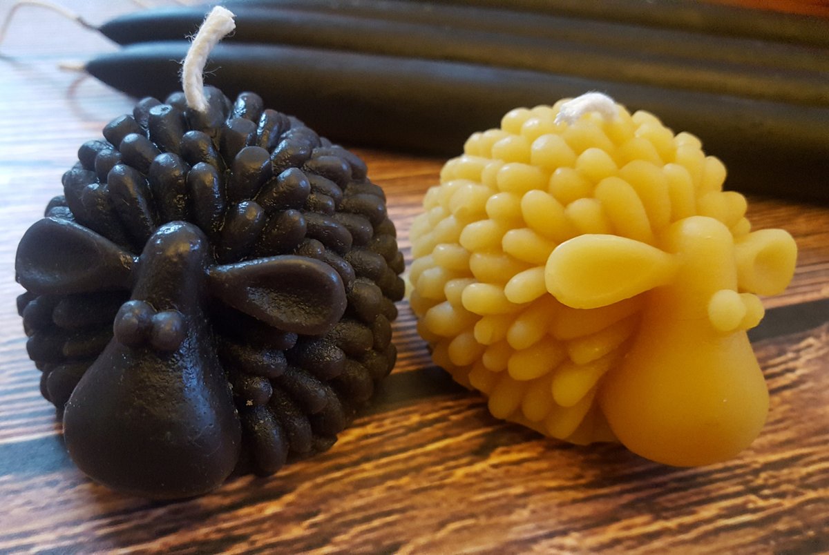 ENature777's tweet photo. Sheep mini candles in black or natural beeswax yellow
https://t.co/eUiGSVH3wF
#homedecor #beeswaxcandlemakers #beeswaxcandles #candlemaker  #candlesofinstagram https://t.co/QpA9GscwJg