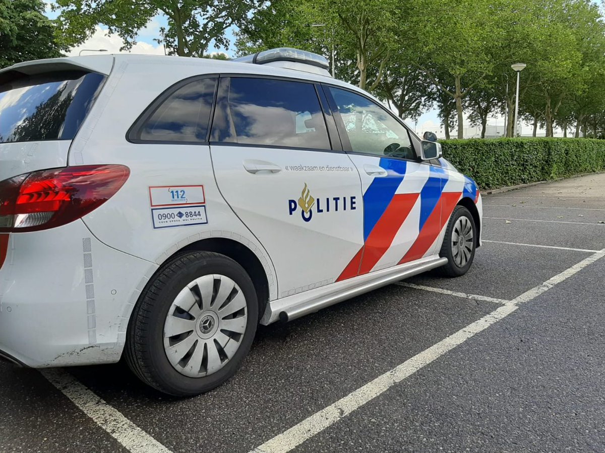 Politie zoekt getuigen na bekladden en besmeuren auto's -..