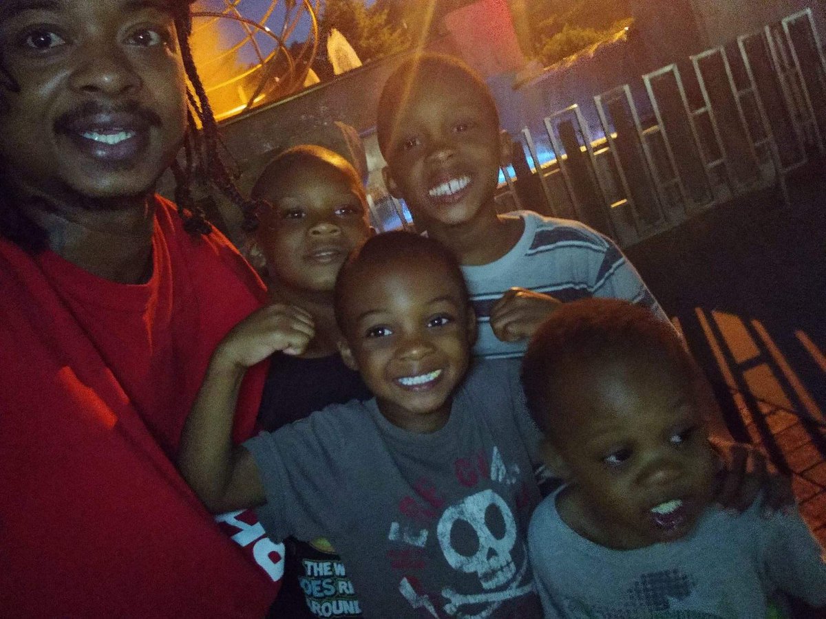 wattsupkiki's tweet photo. A young Black American father of 4 was exercising his sense of civic duty by preventing a fight from breaking out. When police responded to the scene they wrongfully and brutally shot him in the back. #JusticeForADOS #SayHisName #JacobBlake https://t.co/FDYNqxA2bL