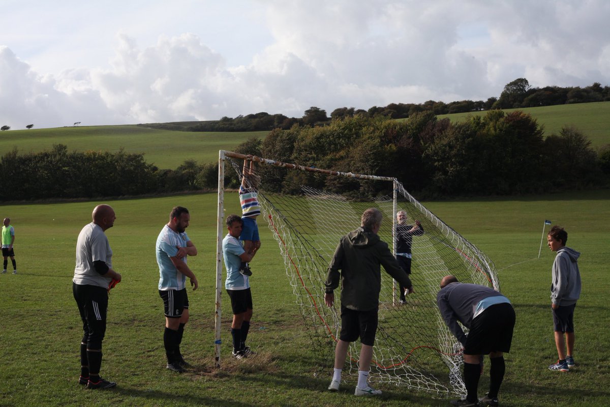 You know it’s a new season when you attempt to put up nets at Waterhall for a Vets game in a gale using a Villa u8.

Also available for chimney sweeping 🧹