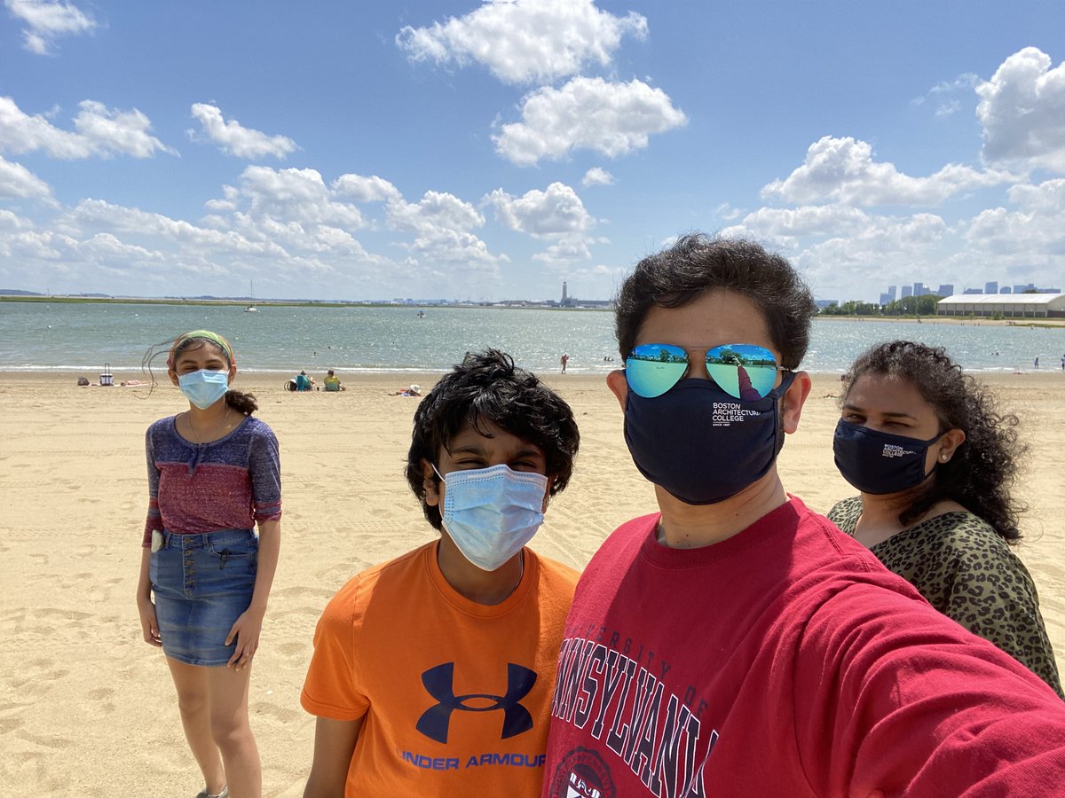 TheBACBoston's tweet photo. Happy first day of classes! This semester, remember to stay safe, have fun, and wear a mask-- wherever you are in the world! #BeeSmartWearAMask #WelcomeBAC https://t.co/0rFEB7LYR3