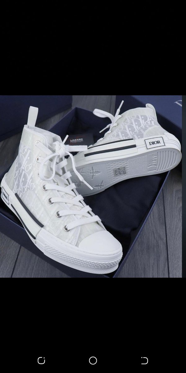 FeezlExclusives's tweet photo. @BUBLAGOS @Mr_FuntoR First frame or 2ndframe
#sneakers #bublagos 

₦29,000 https://t.co/I8FH2EApNi