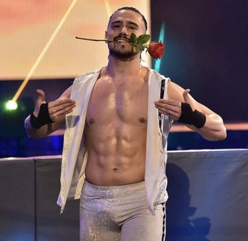 El Latino está en la Casa baby. 🌹