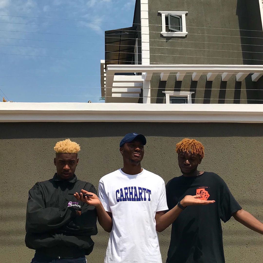 HarmattanRain's tweet photo. Abuja-based music collective @fvrtrd are redefining what it means to be a band. Discover their sound on Dix is Hot Volume 36.

🔗:  https://t.co/7z8xMzMzKX https://t.co/ODwIyeRS84