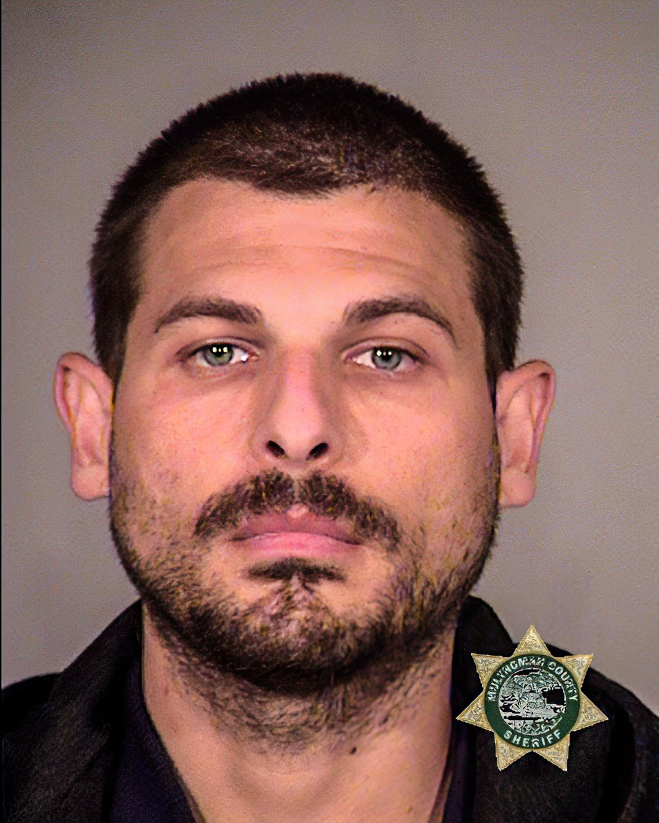 Andrew Tolman, a 30-year-old who does sign language for BLM and antifa events, was arrested & charged at the  #antifa riot in Portland. He was quickly released without bail.  #PortlandRiots  #PortlandMugshots  http://archive.vn/XutwN 