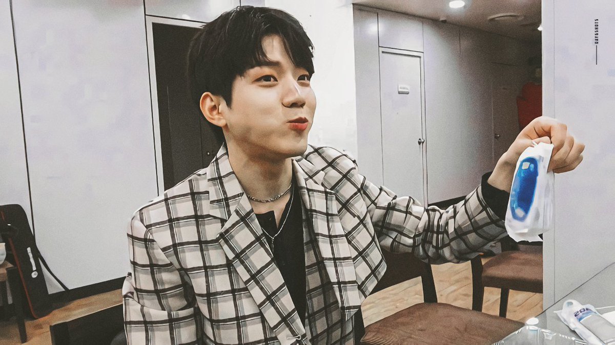Since it's  @Dw_day6_drummer's birthday here's aDowoon as your boyfriend ; a thread that will steal your heart   #도우니_미역국_묵었슴까 #HAPPY_DOWOON_DAY