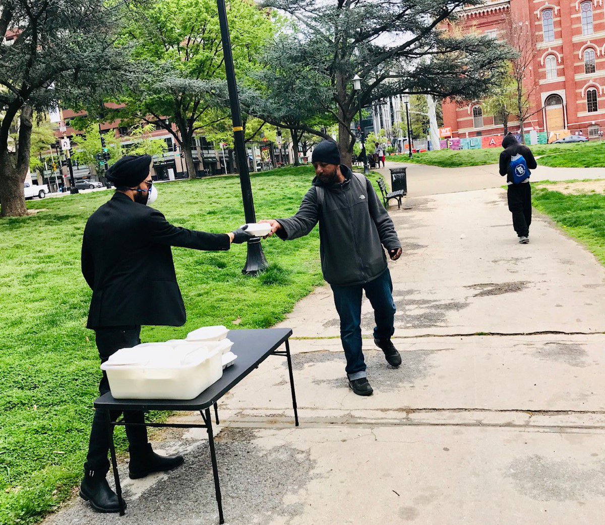 High-end Punjab Grill has been delivering lunch to homeless people downtown for months dc.eater.com/2020/8/24/2135…