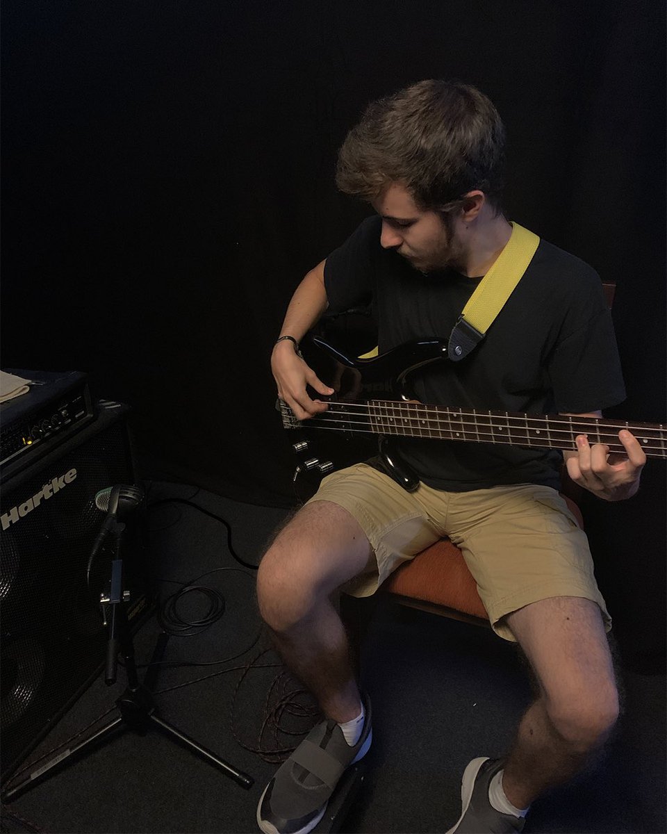 W5_official's tweet photo. Plu is concentrated!! 🎸🔥

@JoseLuisBuzon https://t.co/xD4MtbKWWV