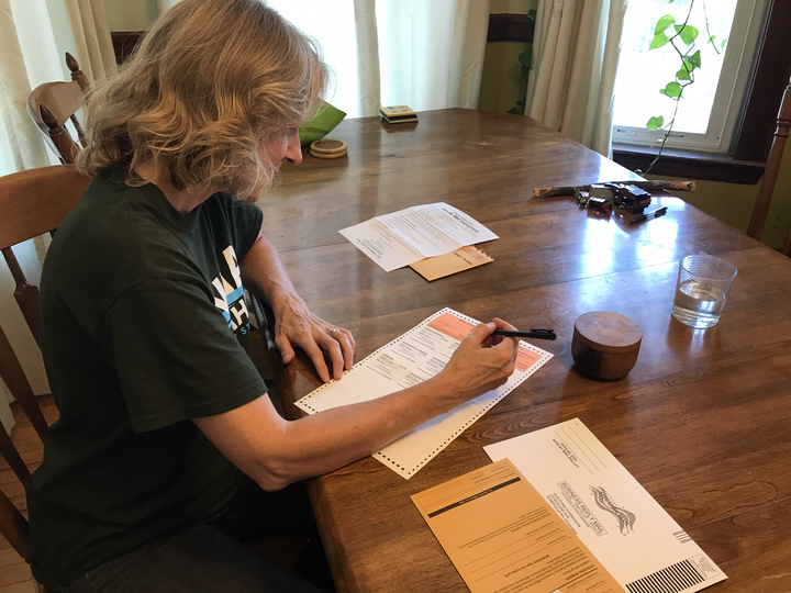 AnnaCallahan4MA's tweet photo. Vote-by-mail step by step guide:
1. Place your ballot inside the yellow envelope ✅
2. Sign the yellow envelope ✅
3. Put the yellow envelope into the white envelope ✅
4. Drop it in a secure ballot drop box by September 1 at 8pm ✅
https://t.co/R7jwNuwe1F
#AnnaForStateRep https://t.co/KZwP4HpzuS