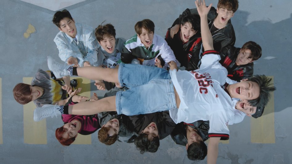 Seventeen группа 2022. севентин left right. севентин группа. Left 17. севентин left right.