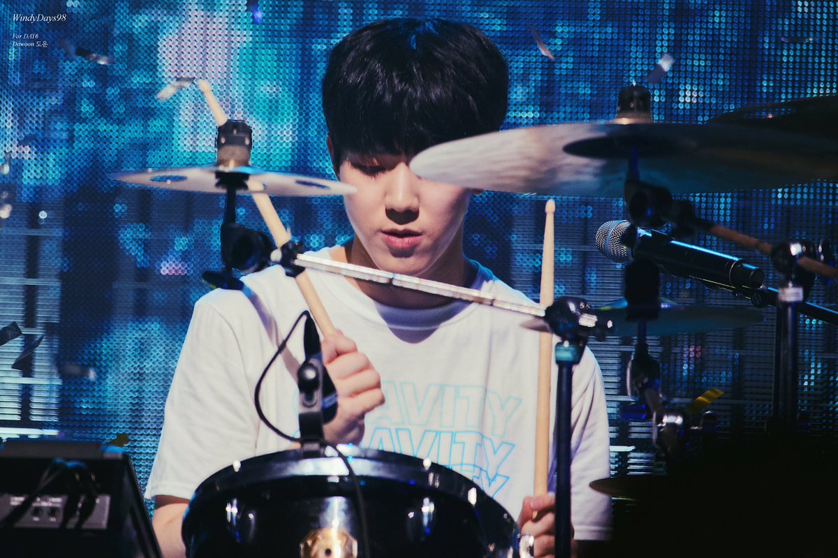 windydays98_'s tweet photo. Happiest Birthday to our lil drumstick Yoon Dowoon!!
생일 축하하다 ✨

#DAY6 #데이식스 #도운 #DOWOON #DAY6inAustralia #DAY6inSydney #GravityTour #HAPPYDOWOONDAY #도우니_미역국_묵었슴까 https://t.co/Jv9S8GHxit