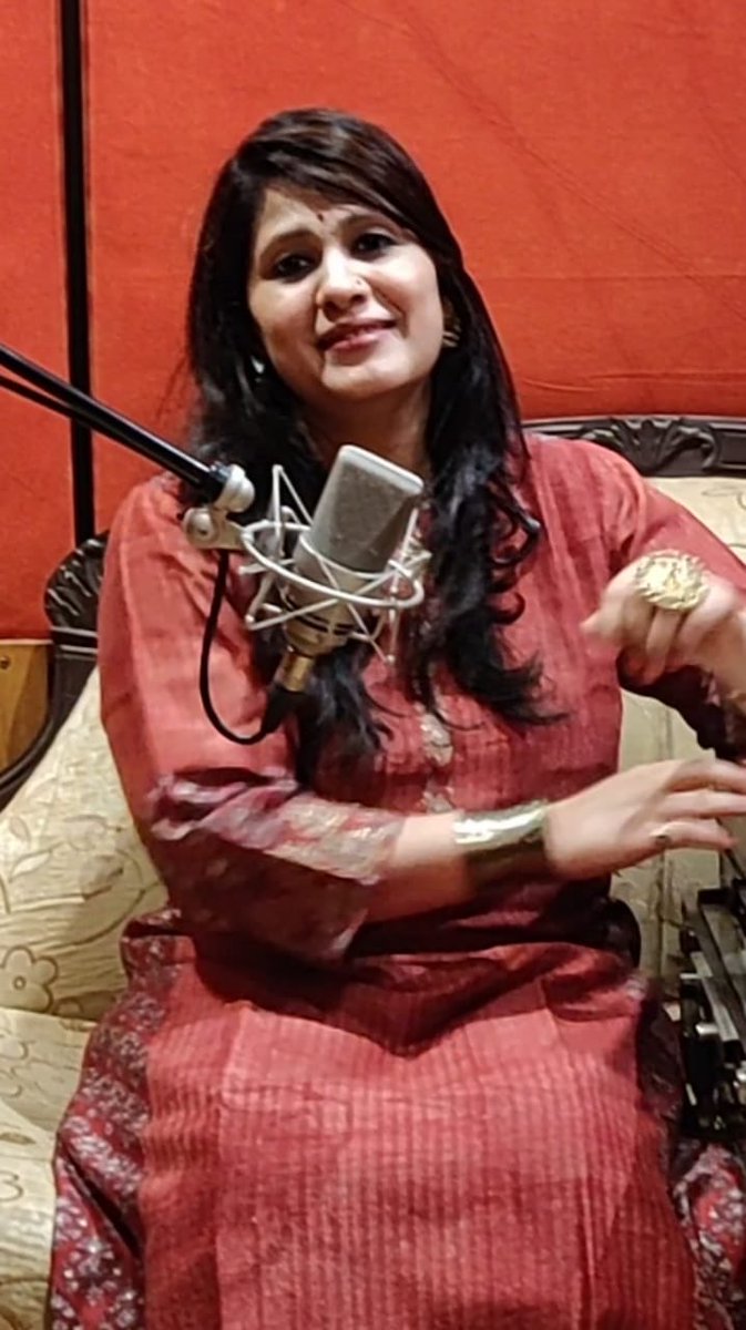 vidhivocalist's tweet photo. The “New Normal”!! Recording for a private livestream concert was a lovely experience at the my most favourite RBQs #newnormal #livestream #studiosessions #liverecordingsession #everysecondcounts #instalive #privatelivestream #bhajans #rbqs #beststudioever #mymusicmystory https://t.co/8yHAxjmkPp