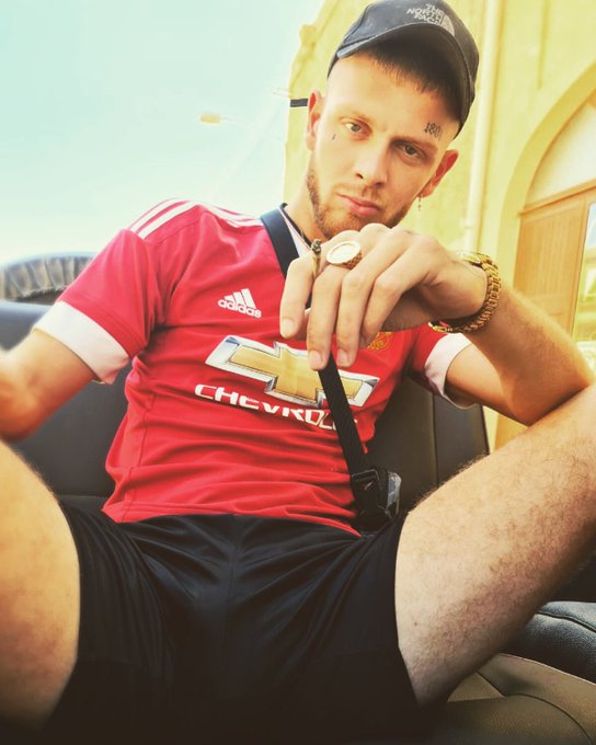 Cum lick my Crotch ???

#chav #scally #gay #crotchsniffer 
#gayuk #Summer #sun #lad #MUFC #manc #dick