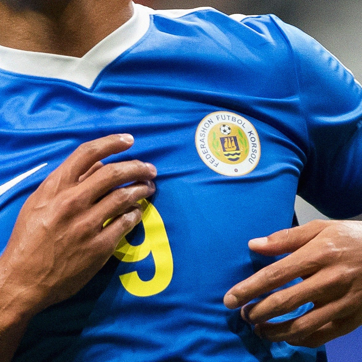 Onrechtvaardig misdrijf Politiek Uživatel Concacaf na Twitteru: „Who's the first player that comes to mind  when you see the Curaçao crest? 🤔 https://t.co/GhGksfMvTV“ / Twitter