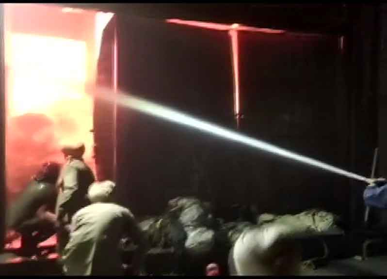 TheDailyPioneer's tweet image. #Punjab: #Firebreaks out at a hosiery factory in #Ludhiana; 5 fire tenders at the spot. No casualty reported.