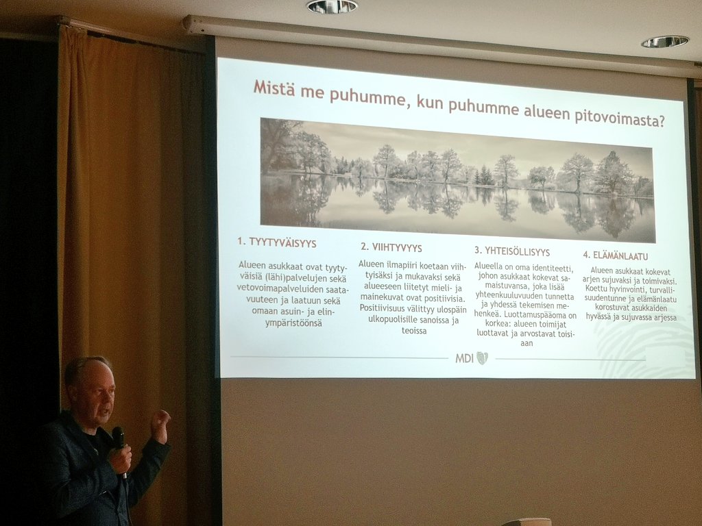 Alue- ja väestökehityksen asiantuntija <a href="/timoaro/">Timo Aro</a> valottaa Asikkalan skenaarioita. #pitovoima #vetovoima <a href="/asikkalankunta/">Asikkalan kunta</a>