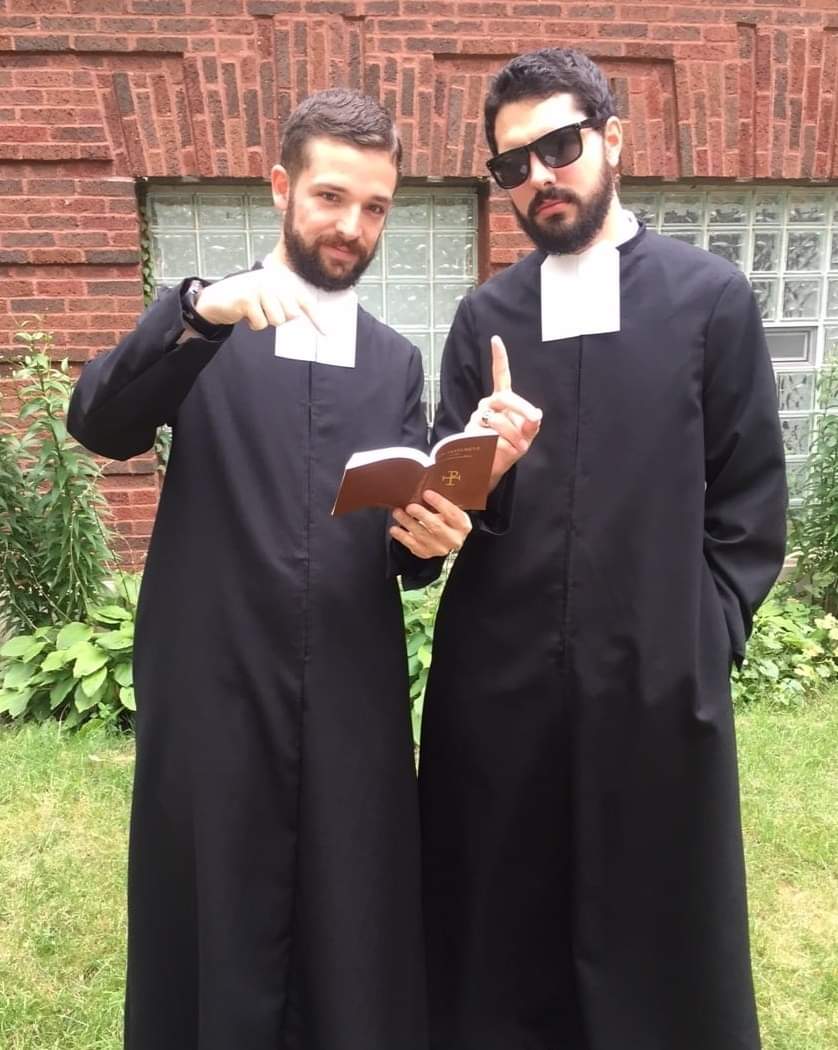 bro_jav's tweet photo. St Bartholomew always carried the Gospel of Matthew. He attributed the results of his preaching to the word of God more than to anything he could say himself. How fortunate you are to carry the Gospel with you at all times. Be faithful to this practice. @sfno #morefsc https://t.co/CuysO4vXNw