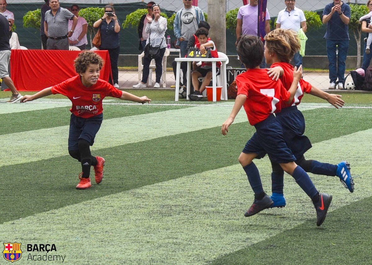 BarcaAcademyPE's tweet photo. 💙❤ Seguimos con esas ganas de volver a celebrar un gol ⚽   #MondayMotivation #BarçaAcademyStayHome #BarçaAcademyPeru https://t.co/KB91e9gSt6