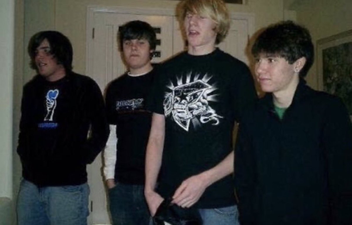 before i start i wanna thank  @gdsrevolver for helping me find some of these pictures!!