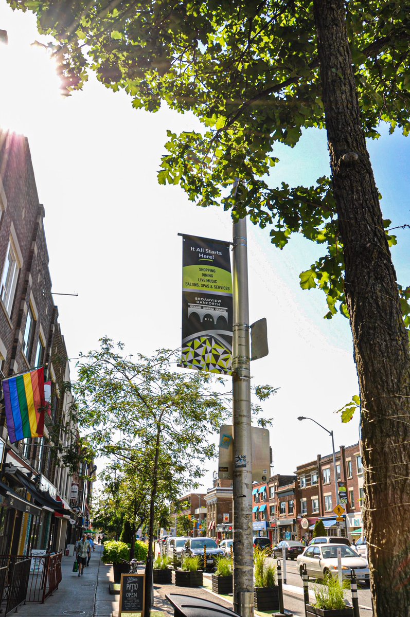 BroadviewDanBIA's tweet photo. It All Starts Here! So nice to see our new banners up welcoming all our guests visiting us here #onthedanforth . Did you know there are 5 BIAs along the strip?
@cityoftoronto @TABIANews https://t.co/R2Xl7YitRp
