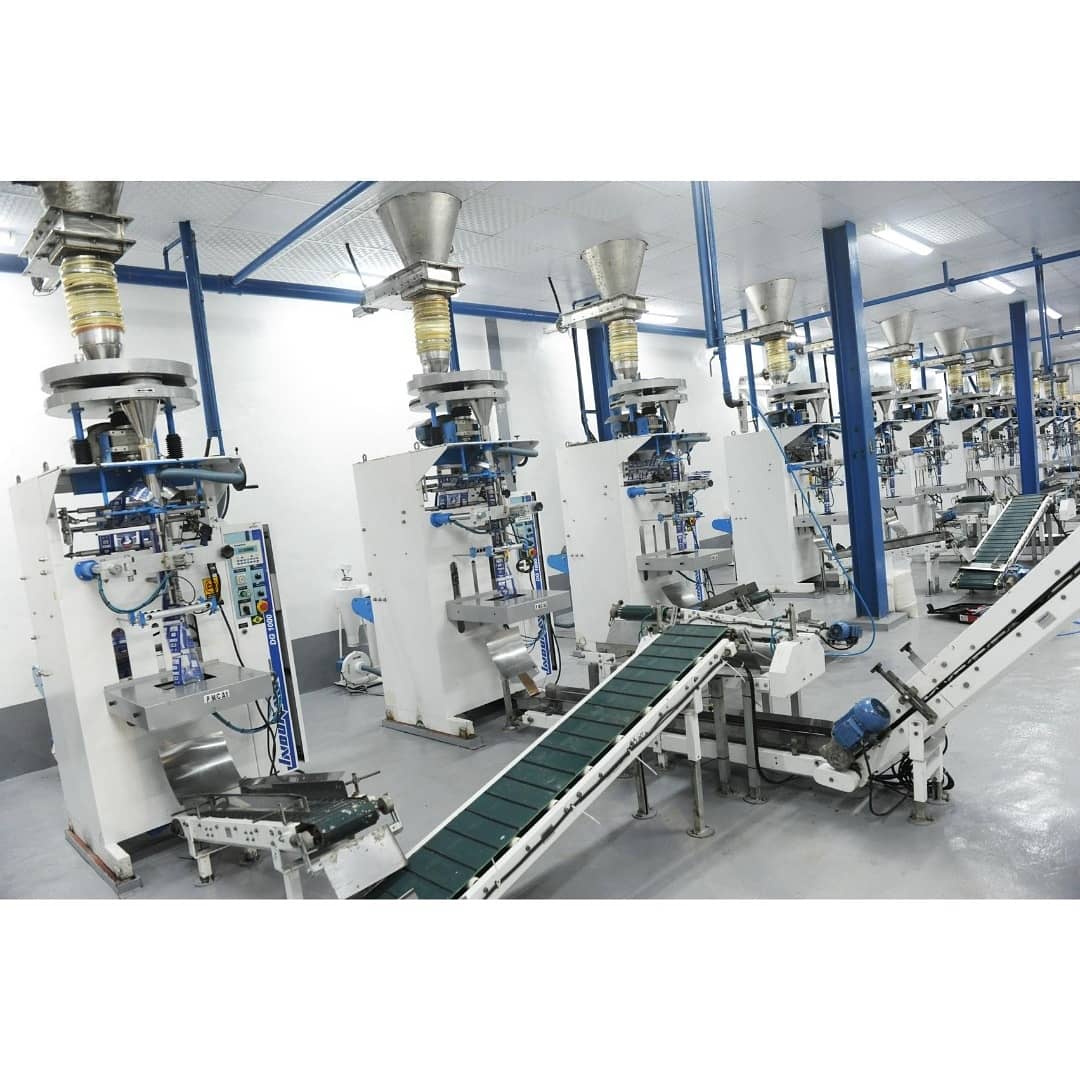 Dangote_Sugar's tweet photo. Dangote Sugar has over 10,000 employees and will generate over 100,000 employment opportunities from its sugar backward integration projects.

#Dangotesugar
#sugar
#sugarrefineries
#sugarefinery
#qualitysugar
#nigeriansugarindustry
#sugarrfinersinnigeria
#sweettaste

(3/3) https://t.co/URoBCFPzB7