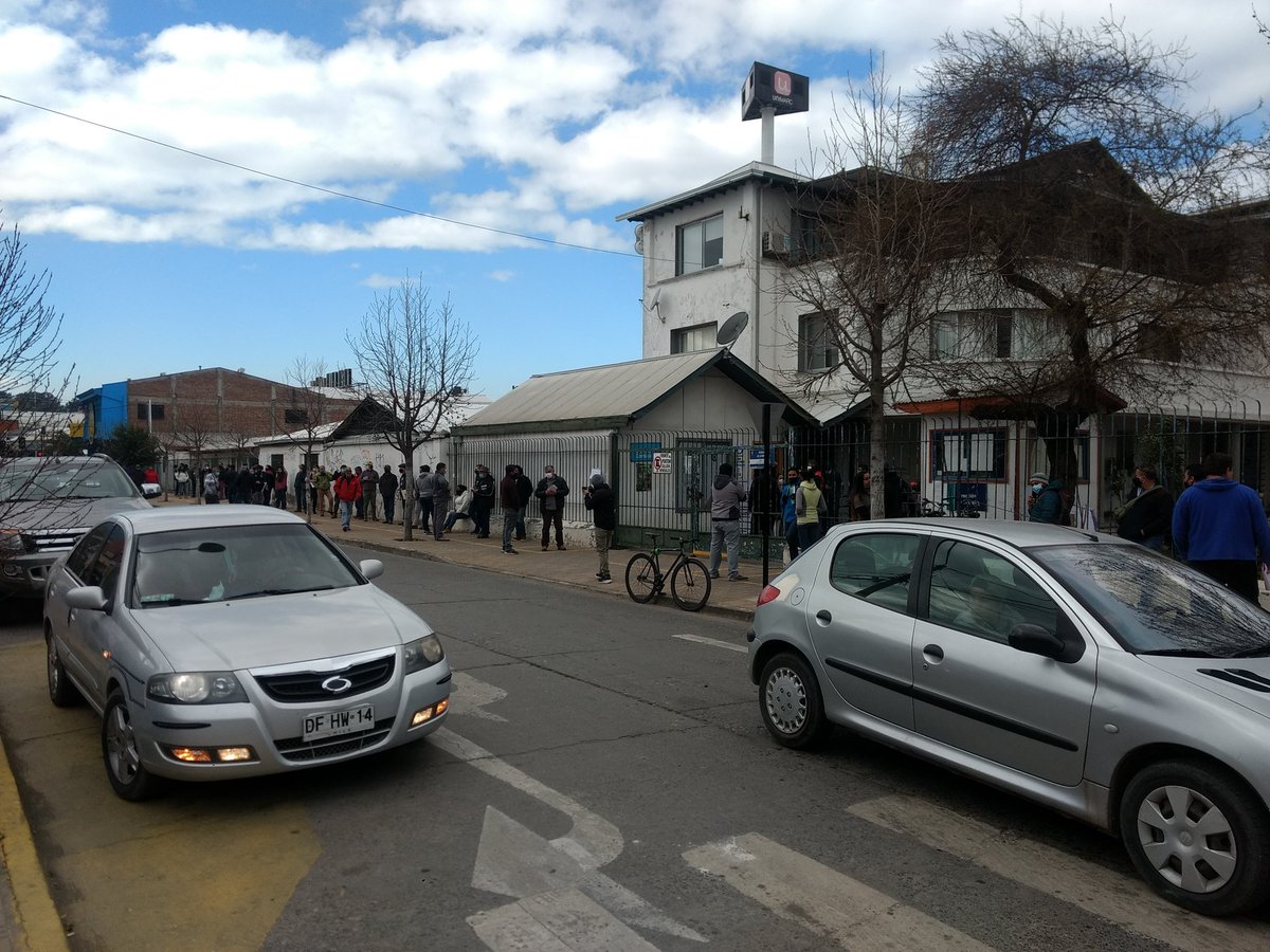blushbunny31's tweet photo. Salió todo el mundo a la calle en Curicó. @Victor_Curico https://t.co/f0QYqyouwX