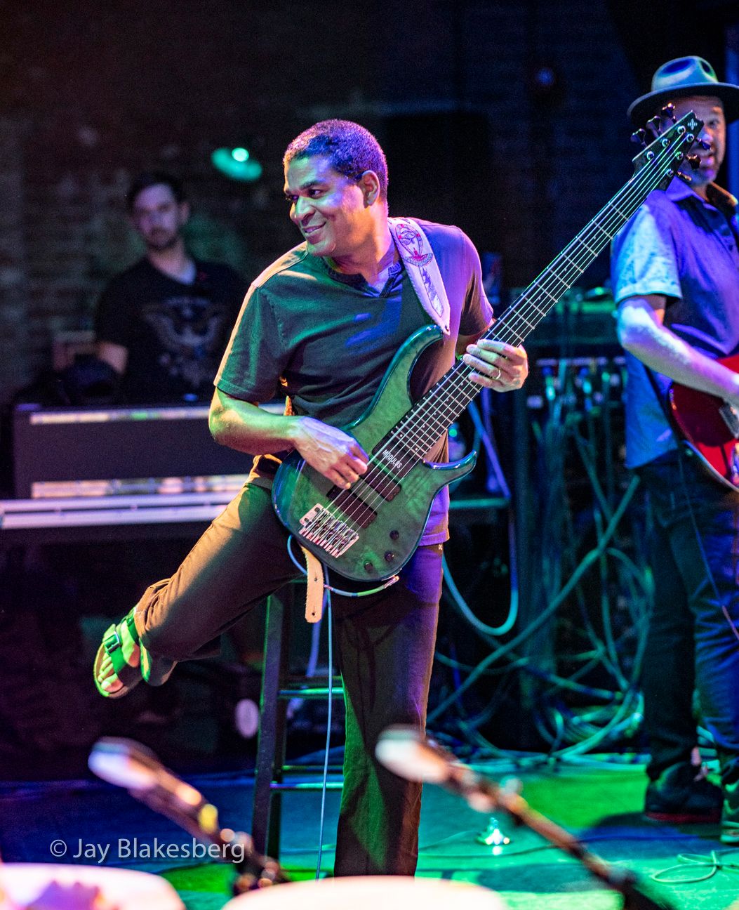 A very happy birthday to one of VERY favorite musicians out there - Oteil Burbridge! : 