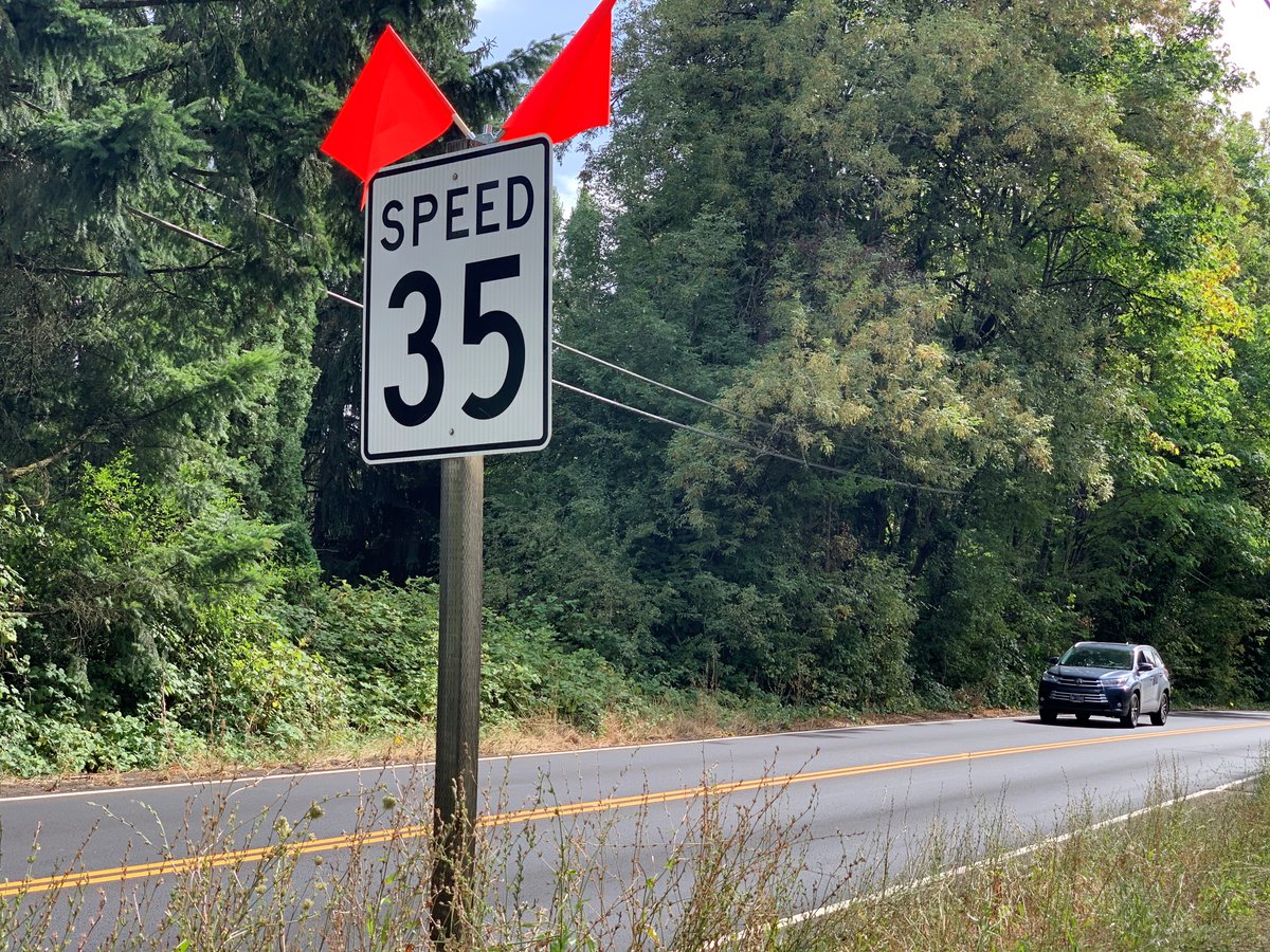 Heads up, #LakeOswego! Not only has Stafford Road been repaved, the roadway also has a new speed limit! Stafford Road btwn Rosemont Road & South Shore Boulevard is now 35 MPH. Watch out for new signage & @LOPolice helping to educate about the new speed limit. #TrafficChange