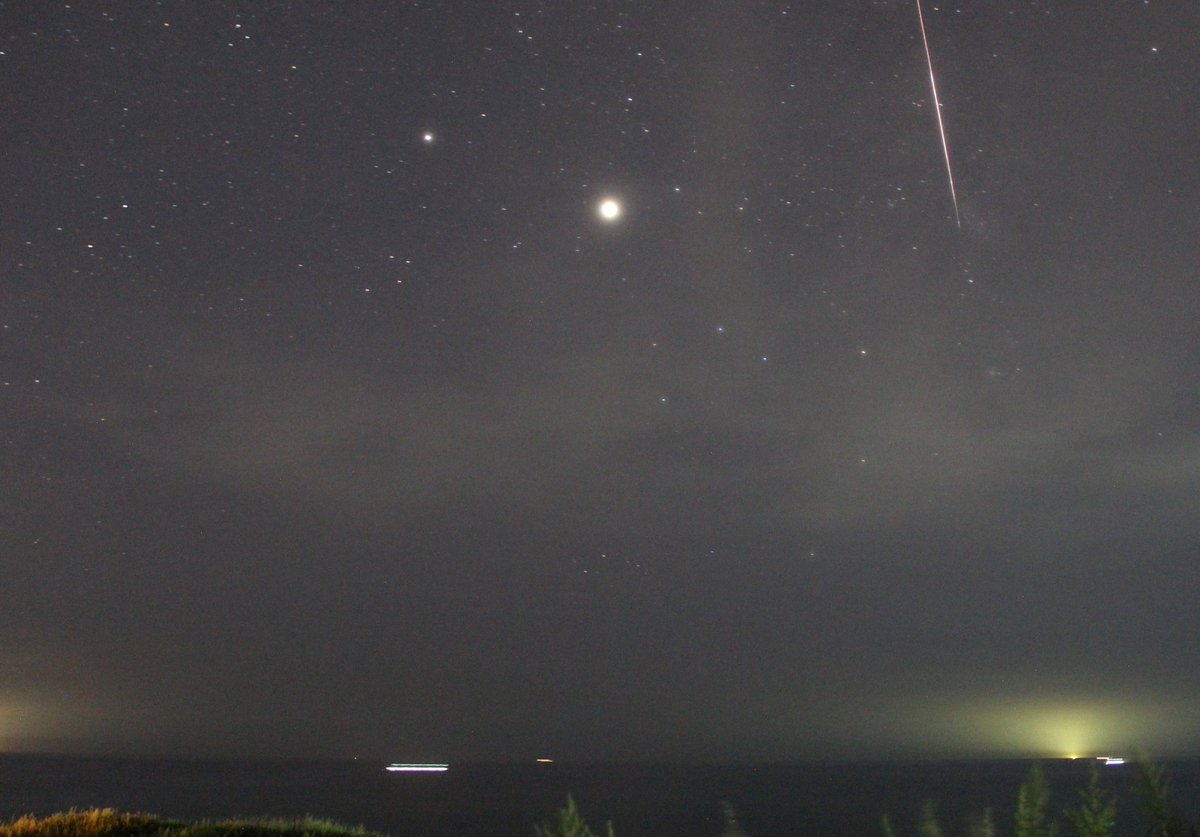 romanov_filipp's tweet photo. My report about observations of Perseid meteor shower on August 13, 2020 (and about my photos of comet C/2020 F3), was published here: https://t.co/ECUflErcWB
#Perseids #meteorshower #Perseids2020 https://t.co/2ra5hP5Tsx