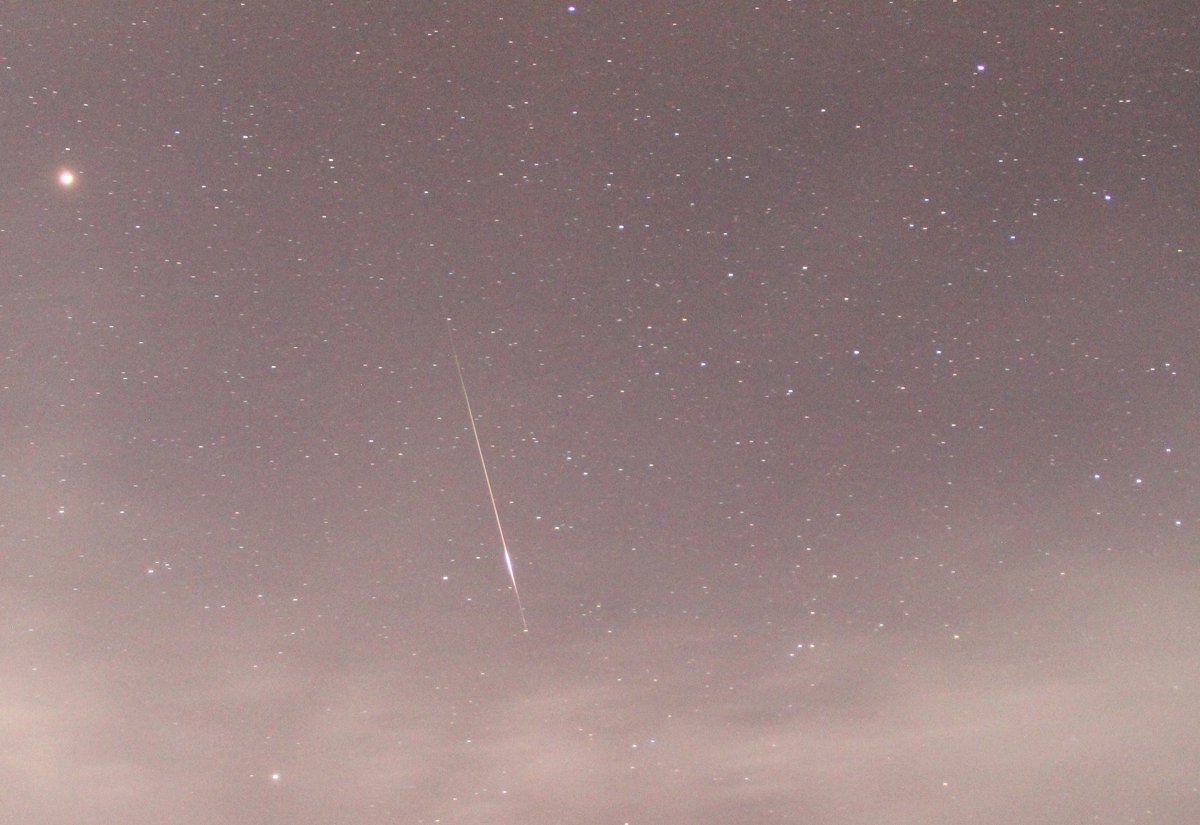 romanov_filipp's tweet photo. My report about observations of Perseid meteor shower on August 13, 2020 (and about my photos of comet C/2020 F3), was published here: https://t.co/ECUflErcWB
#Perseids #meteorshower #Perseids2020 https://t.co/2ra5hP5Tsx